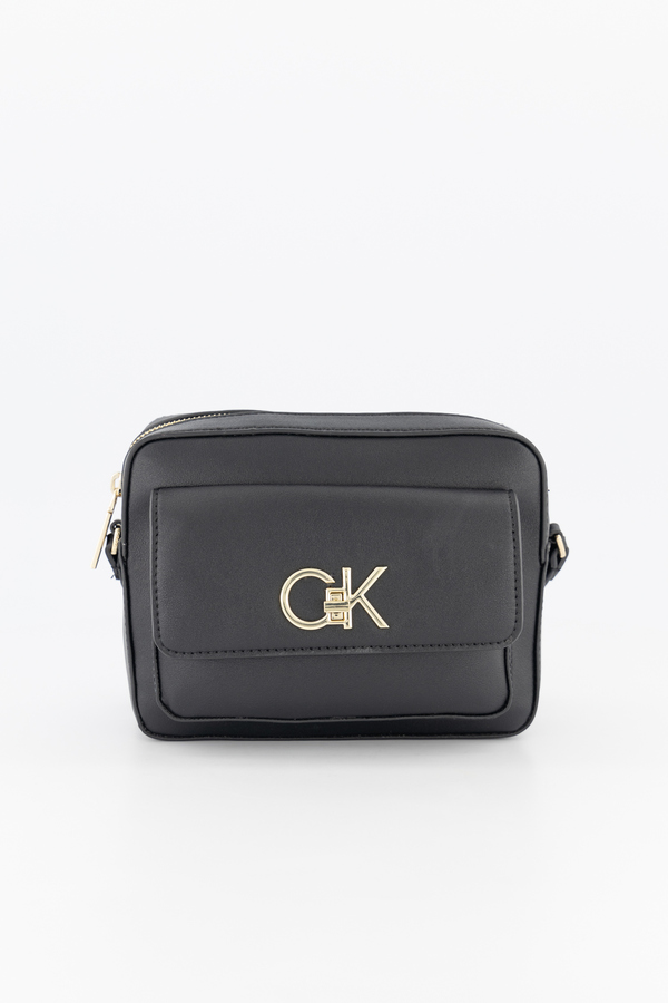 Calvin Klein, Geanta crossbody Re-Lock Camera, cu aplicatie logo metalica, piele ecologica, Negru